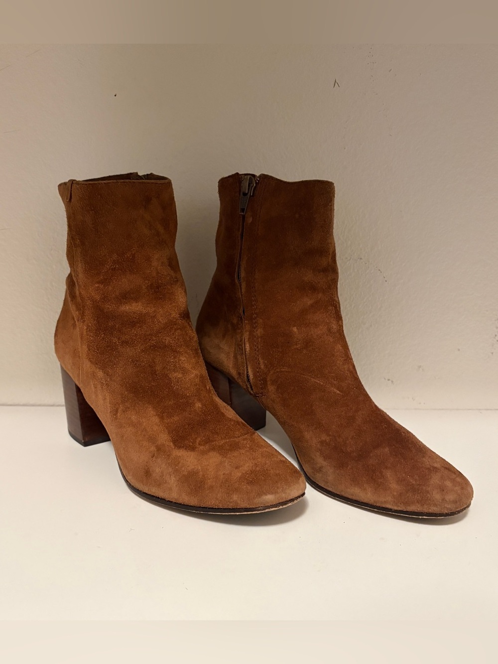 FRYE “Jodi” Healed Side Zip Brown Sueded Leather Ankle Bootie